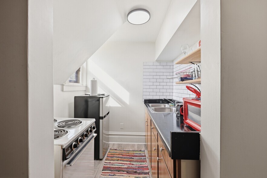 More Photos Of 83-87 Wilson Ave, Columbus Apartments For Sale