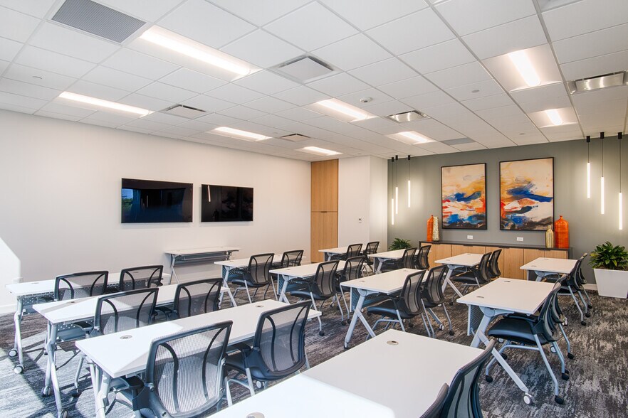 More Photos Of 1349 Empire Central Dr, Dallas Office For Lease
