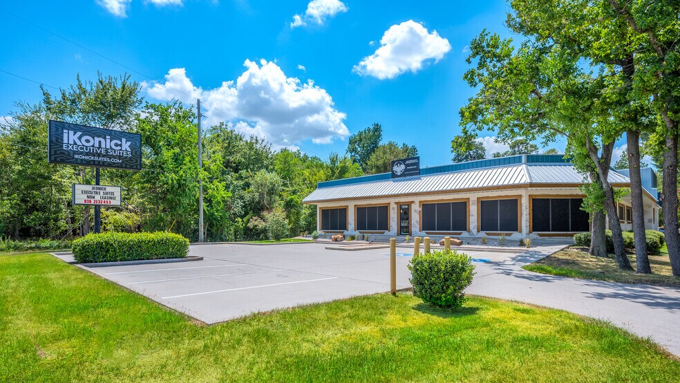 More Photos Of 21755 N I-45 Fwy, Spring Flex For Sale
