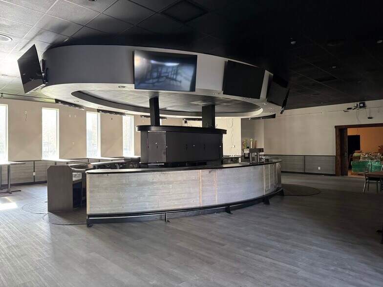 More Photos Of 5500 W Franklin Rd, Boise Restaurant For Lease