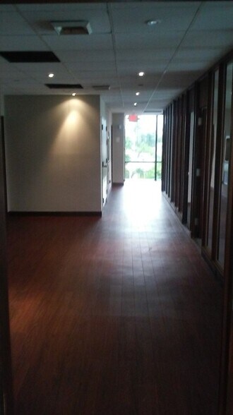 More Photos Of 930 Washington Ave, Miami Beach Office For Sale