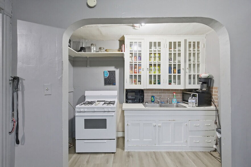 More Photos Of 900 N Alvord St, Syracuse Apartments For Sale