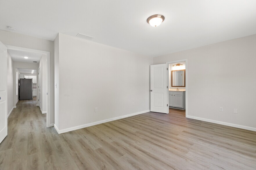 More Photos Of 275-277 Broadway St, Irvine Apartments For Sale