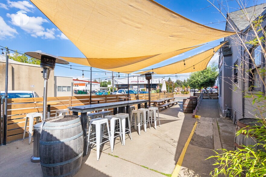 More Photos Of 866-870 57th St, Sacramento General Retail For Sale
