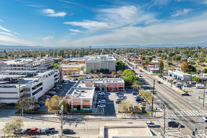 More Photos Of 13606 Roscoe Blvd, Panorama City Storefront Retail Office For Lease