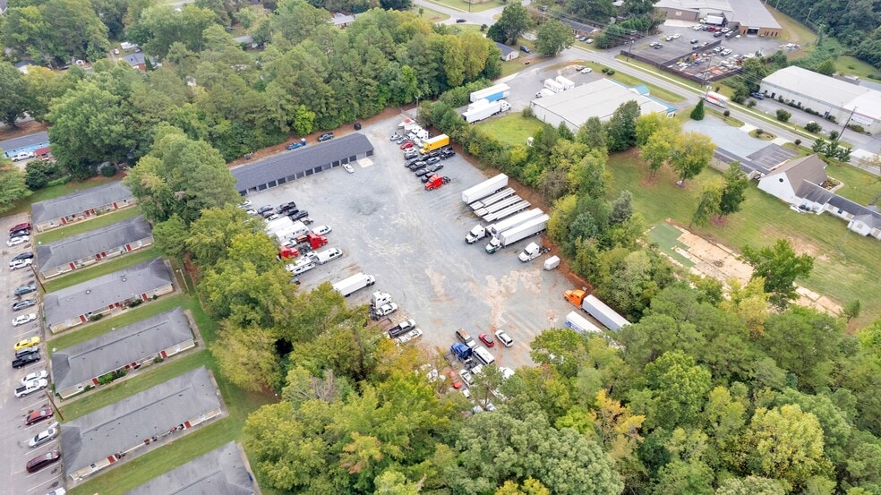 More Photos Of 2515 Walkup Ave, Monroe Industrial For Sale