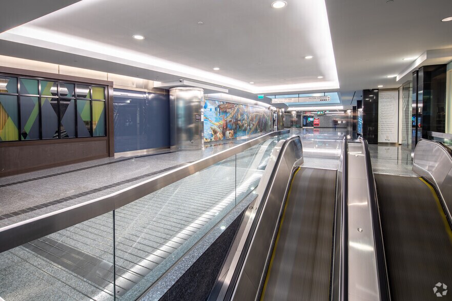 More Photos Of 150 York St, Toronto Office For Lease