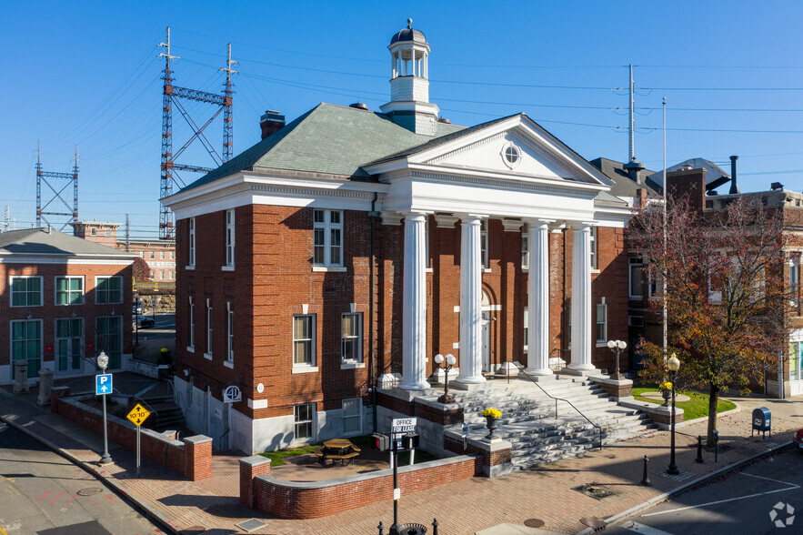 Primary Photo Of 41 N Main St, Norwalk Office For Lease