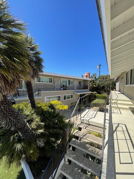 More Photos Of 8420 Gulana Ave, Playa Del Rey Apartments For Sale