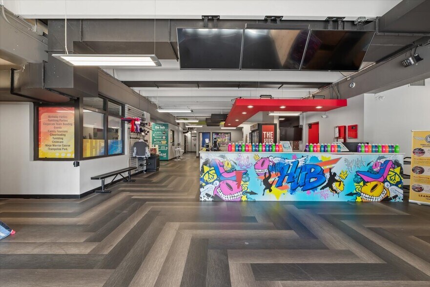 More Photos Of 7 S 4th St, Council Bluffs Health Club For Sale