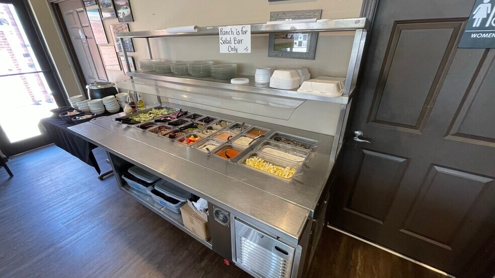 More Photos Of 208 W Arnold Ave, Arnold Restaurant For Sale