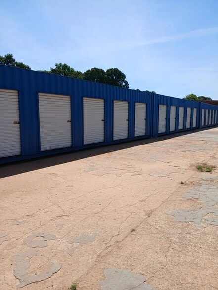 More Photos Of 103 E Harrison St, Reidsville Office For Sale