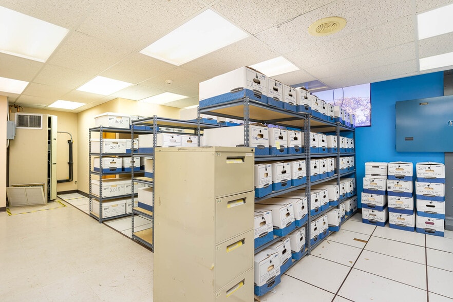 More Photos Of 3400 Cheatham Ave, Minneapolis Manufacturing For Sale