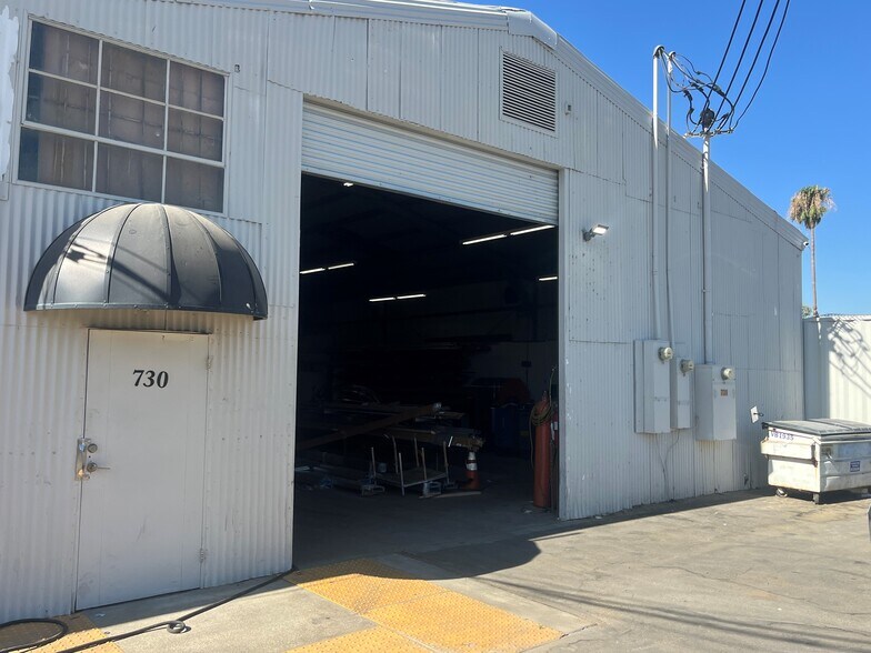 More Photos Of 712 17th St, Bakersfield Warehouse For Lease