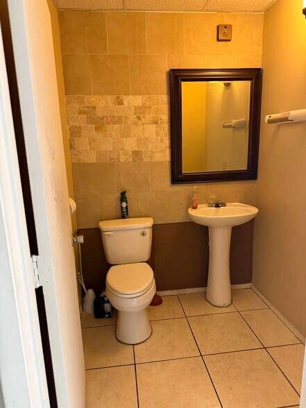 More Photos Of 10949 SW 93rd Ter, Ocala Warehouse For Lease