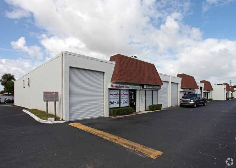 More Photos Of 4201 Oak Cir, Boca Raton Light Manufacturing For Sale