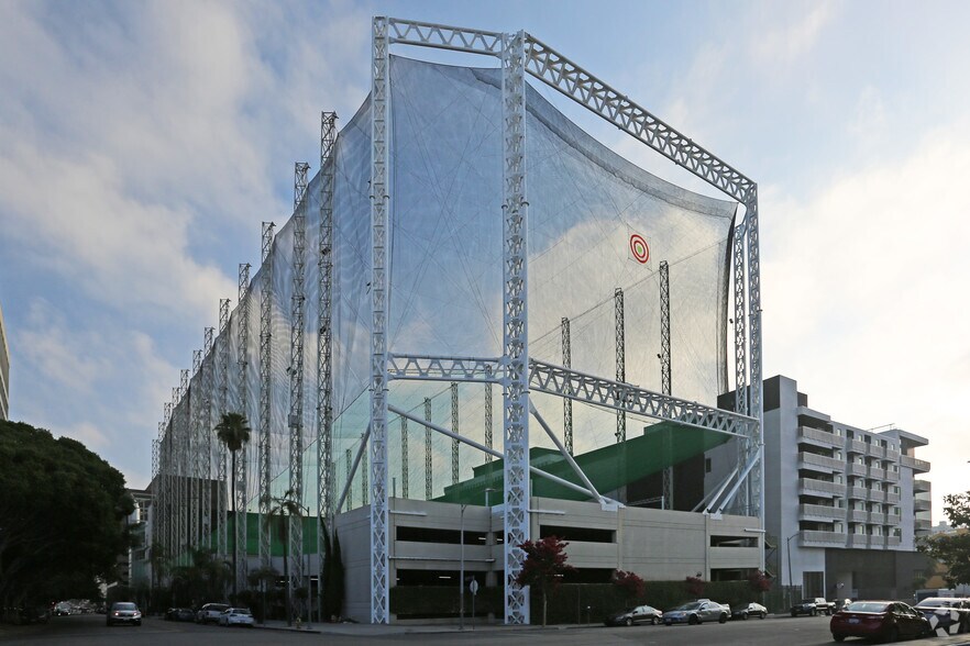 More Photos Of 3680 Wilshire Blvd, Los Angeles Health Club For Lease