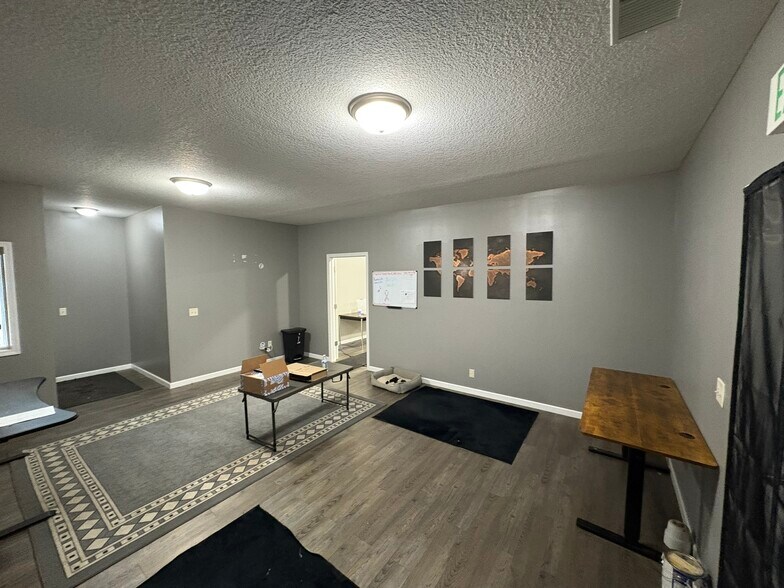 More Photos Of 10534-10536 Coldwater Rd, Fort Wayne Office For Sale