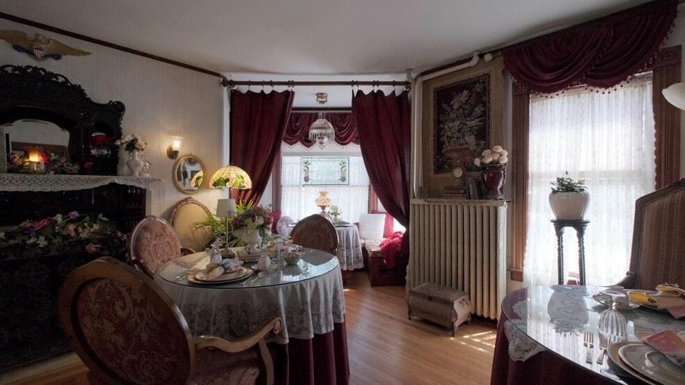 Primary Photo Of 8 Pleasant St, Plymouth Hospitality For Sale