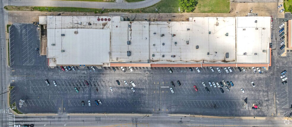 More Photos Of 1520-1616 N Lewis Ave, Tulsa Unknown For Lease