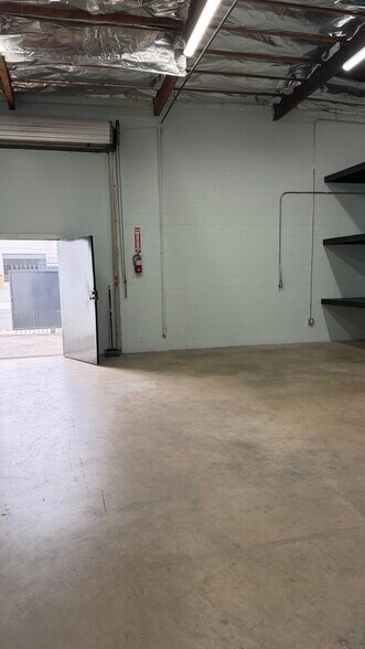 More Photos Of 148 W 32nd St, Los Angeles Land For Lease