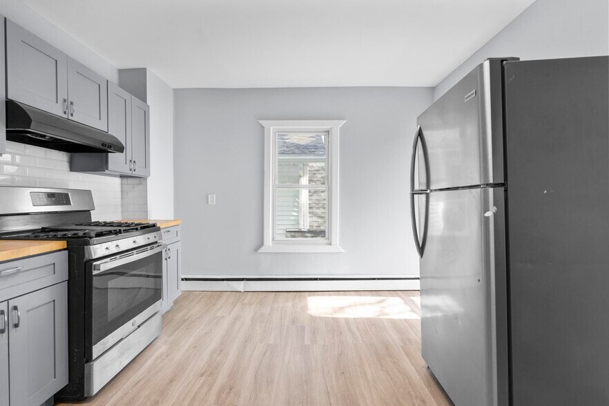 More Photos Of 746 Maple St, Bridgeport Apartments For Sale