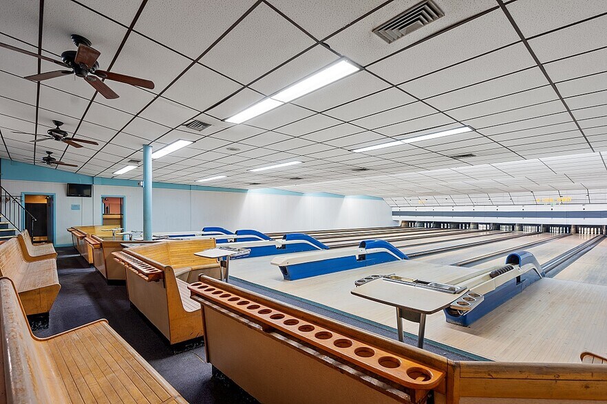 More Photos Of 78 Daniels St, Fitchburg Bowling Alley For Sale