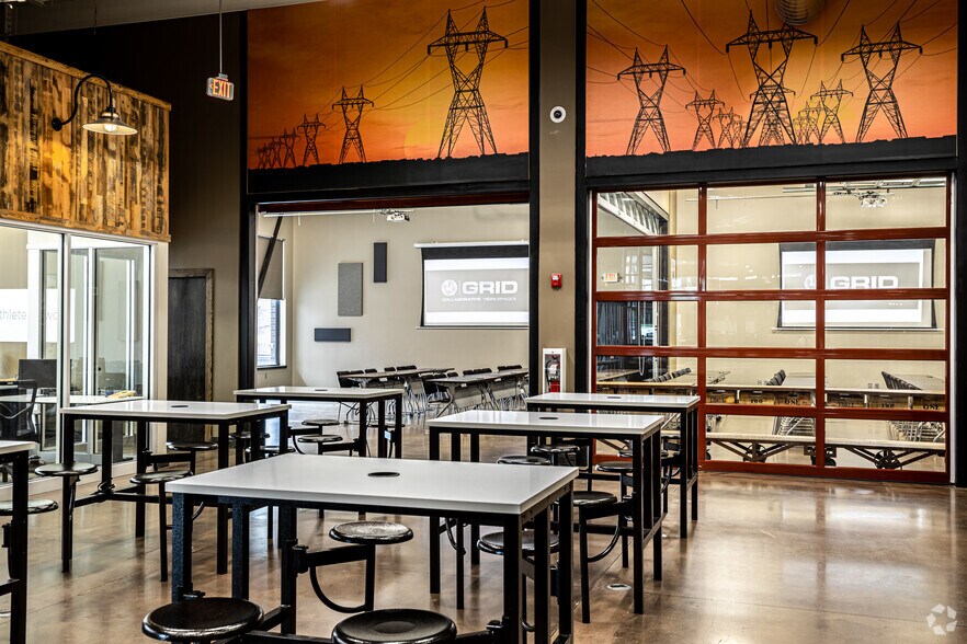 More Photos Of 12022 Blue Valley Pky, Overland Park Coworking Space