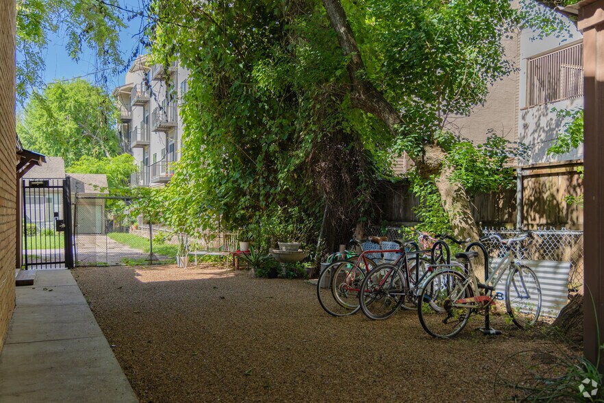 More Photos Of 6218 Gehring St, Houston Apartments For Sale