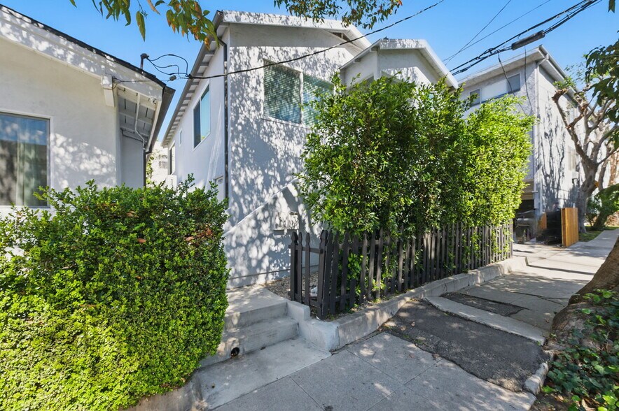 Primary Photo Of 11565 Iowa Ave, Los Angeles Apartments For Sale