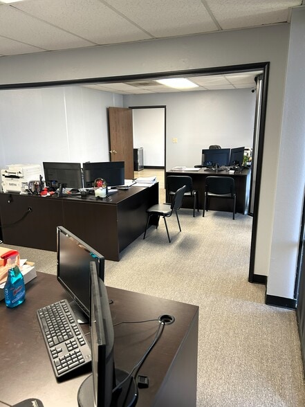 More Photos Of 1215-1223 N Tustin Ave, Anaheim Light Distribution For Sale