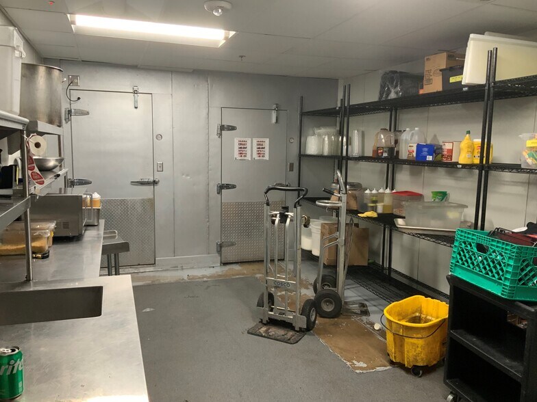 More Photos Of 5538 N 7th St, Phoenix Restaurant For Lease