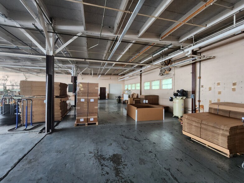 More Photos Of 943 Sanderson Ave, Scranton Warehouse For Sale