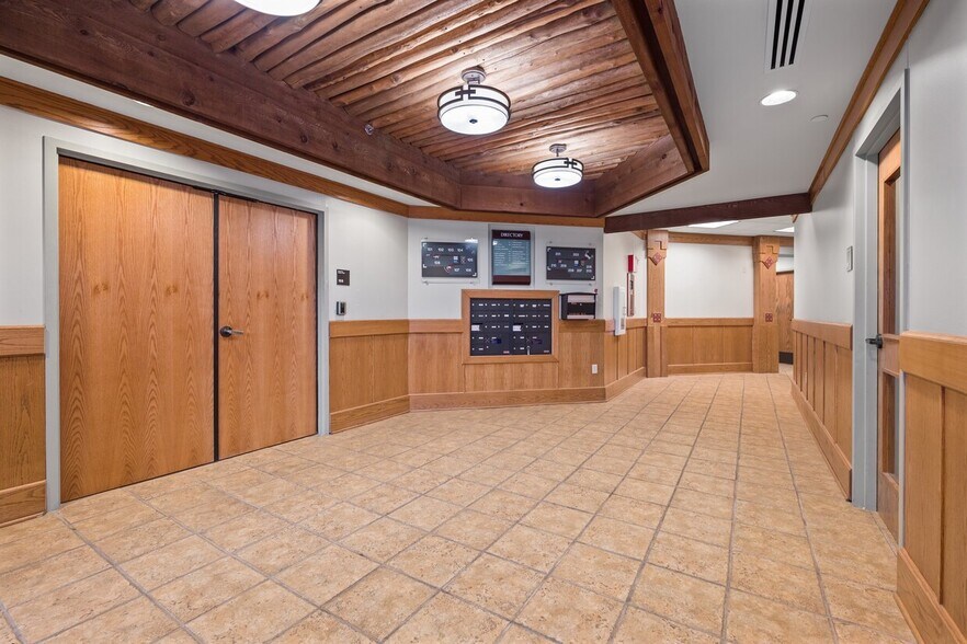 More Photos Of 3821 Juniper Trce, Austin Loft Creative Space For Sale