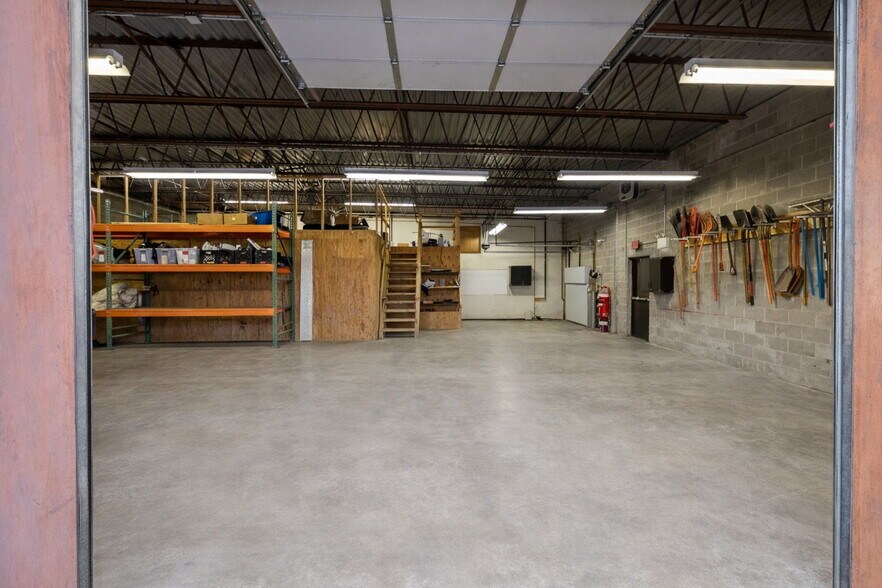 More Photos Of 2930 Clymer Ave, Telford Industrial For Lease