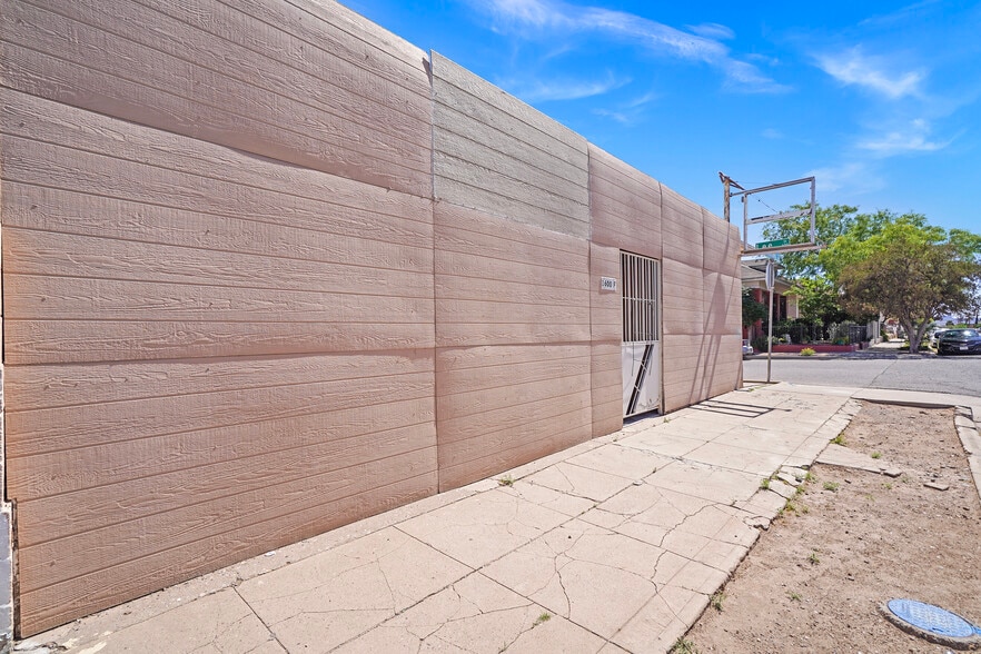 Primary Photo Of 1600 Wyoming Ave, El Paso Storefront Retail Residential For Sale
