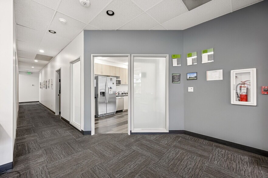 More Photos Of 903 5th Ave, Kirkland Office For Sale