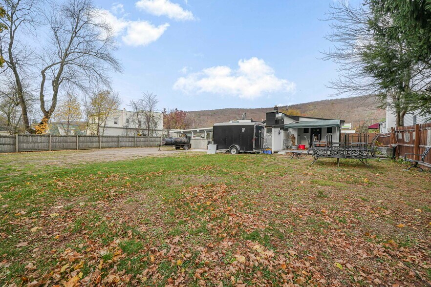 More Photos Of 112 Windermere Ave, Greenwood Lake Bar For Sale