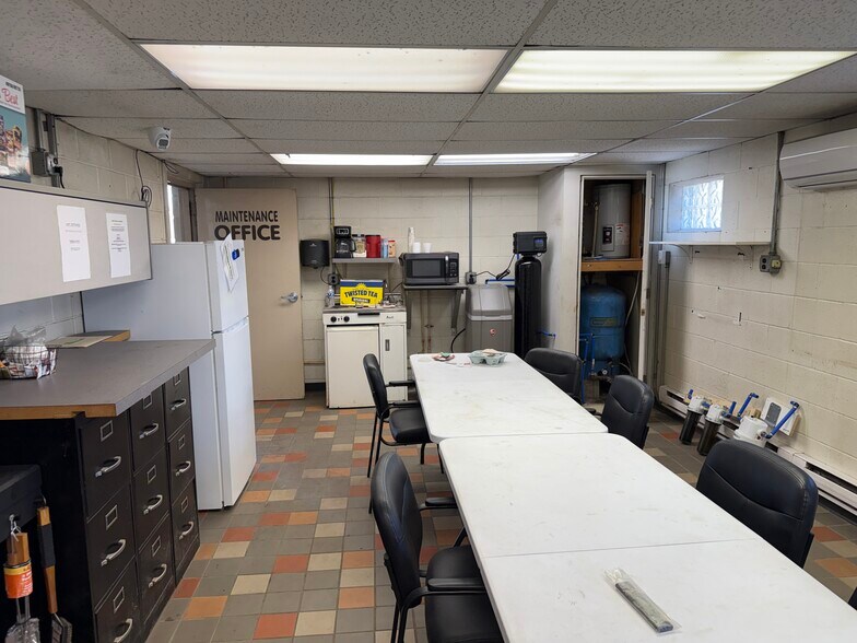 More Photos Of 4881 Pittsburgh Rd, Harrisville Light Distribution For Sale