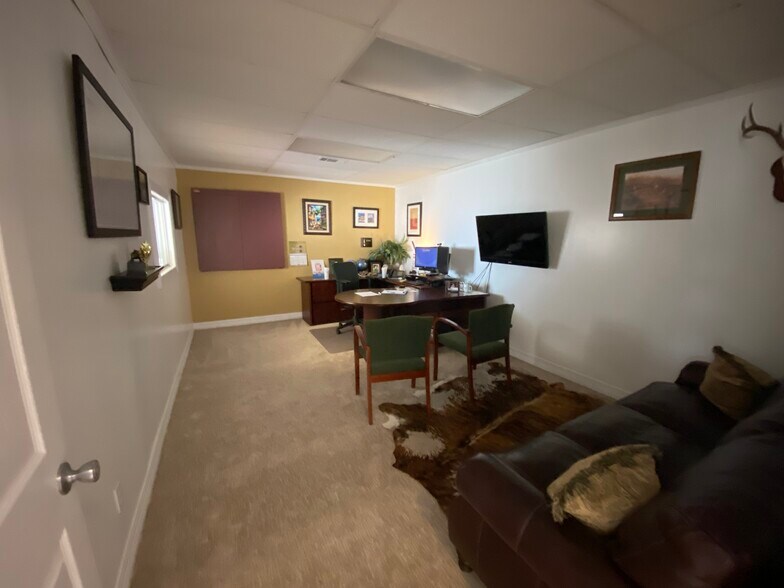 More Photos Of 805 12th St, Hempstead Office Residential For Sale