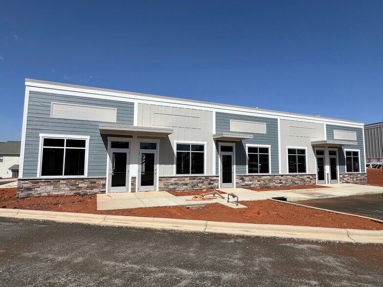 More Photos Of 114 Commerce Center Loop, Mooresville Office For Lease