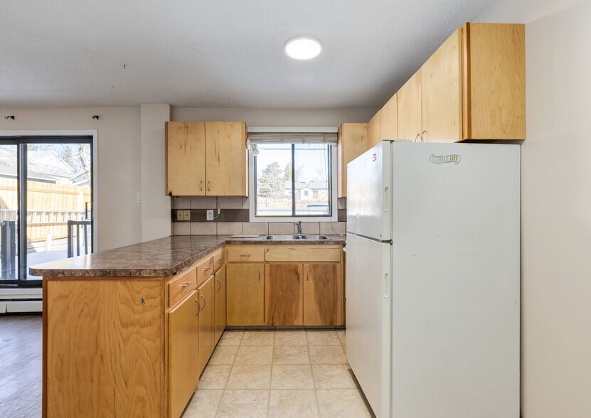 More Photos Of 120 29 Ave, Calgary Apartments For Sale