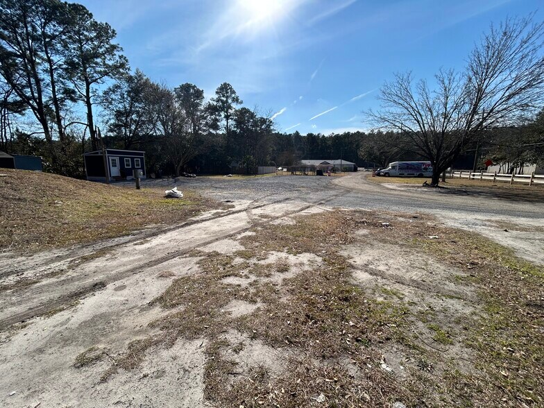 More Photos Of 1544 State Rd, Summerville Loft Creative Space For Lease