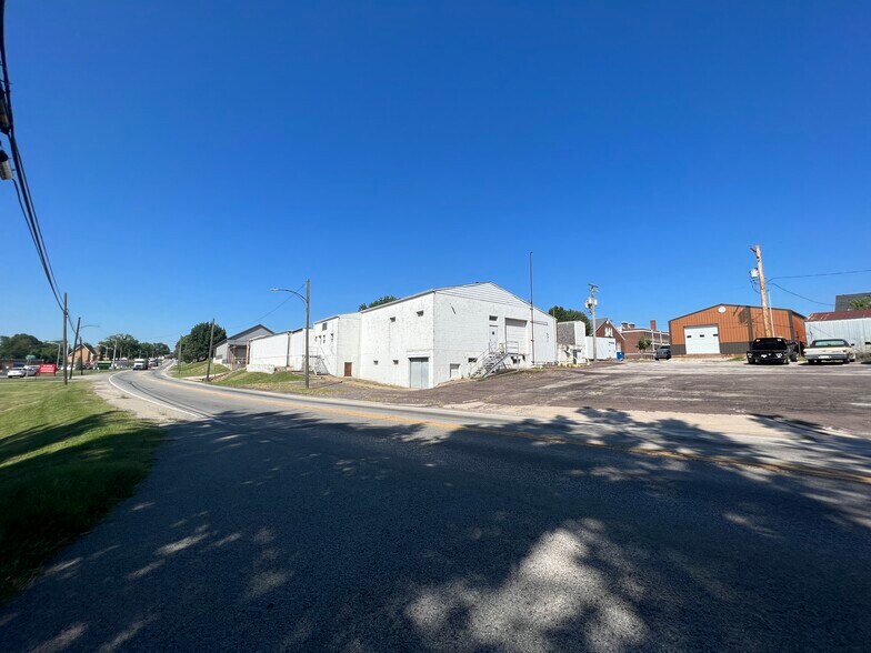 More Photos Of 1915 State St, Chester Manufacturing For Sale