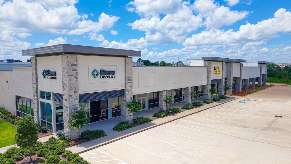 More Photos Of 670 N FM 3083 W Rd, Conroe Storefront For Sale