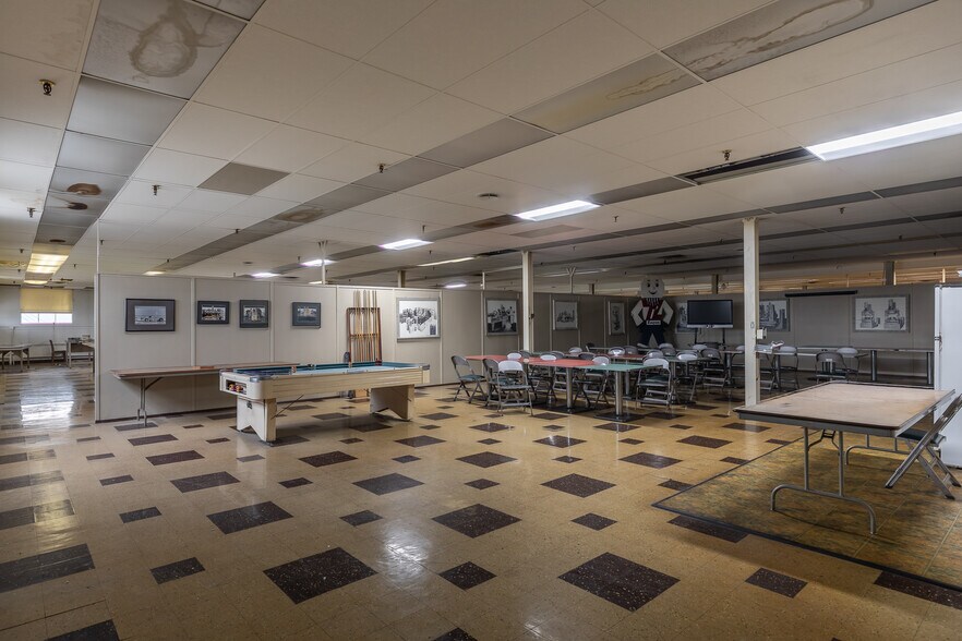 More Photos Of 24000 Lakeland Blvd, Euclid Manufacturing For Sale