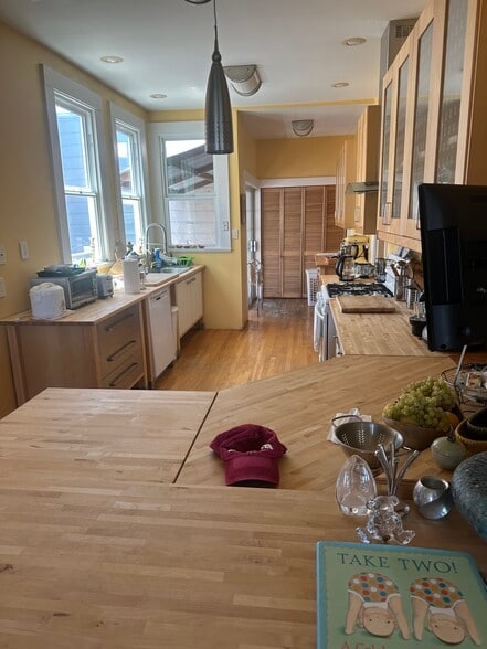 More Photos Of 633 Central Ave, San Francisco Apartments For Sale