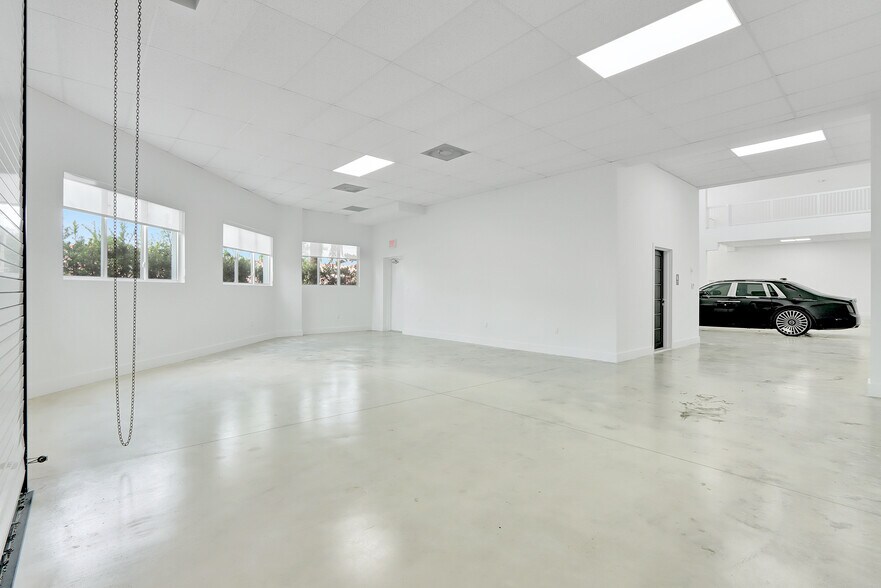 More Photos Of 6700 NE 2nd Ct, Miami Warehouse For Lease
