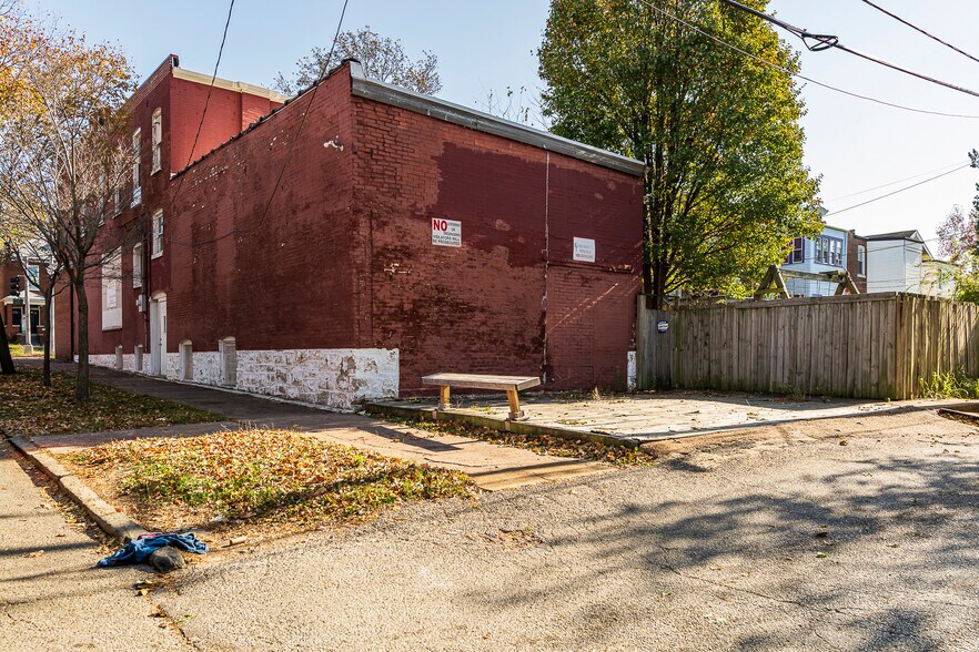 More Photos Of 4019 S Grand Blvd, Saint Louis Flex For Sale