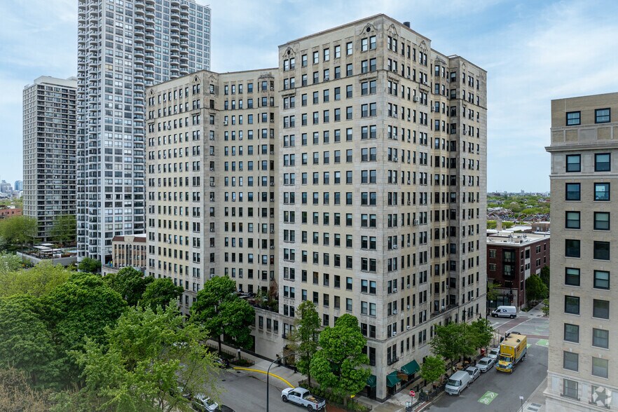 More Photos Of 2000 N Lincoln Park W, Chicago Apartments For Sale